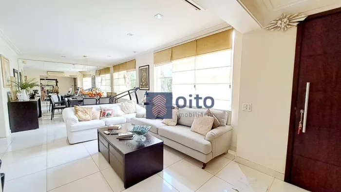 Casa a venda , 5 dormitórios, 320 m² ao lado da Praça das Corujas