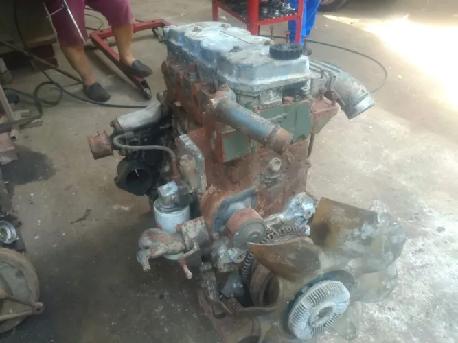 Vendo peças motor Cummins ISB 4 cilindros !