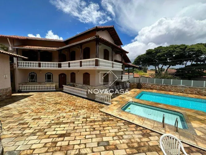 Casa com 5 dormitórios à venda, 625 m² por R$ 2.700.000,00 - Santa Branca - Belo Horizonte