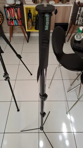 Monopé Profissional Manfrotto 682B - Com Pés Retráteis (Seminovo)