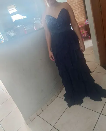 Vestido de festa usado um vez