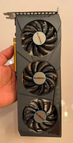 Placa de Vídeo RX 6600 / 8Gb Gigabyte TripleFan (leia a descrição)