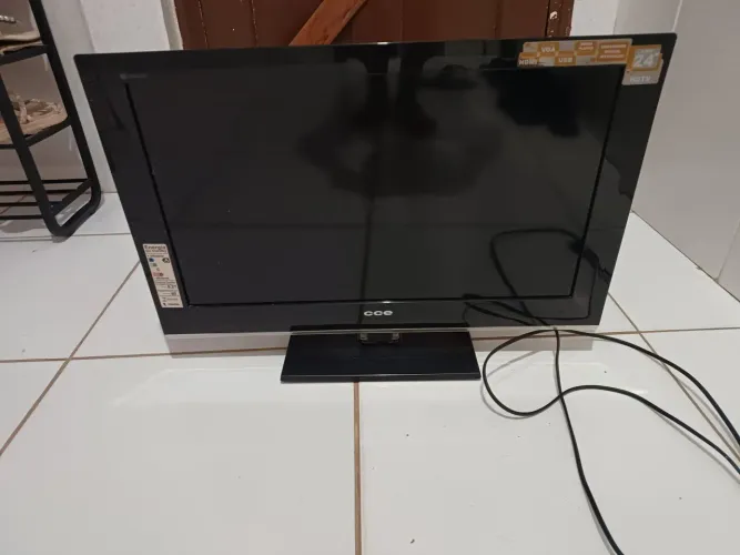 TV LCD CCE 24 polegadas
