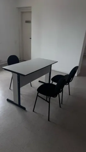 Conjunto mesa e cadeiras