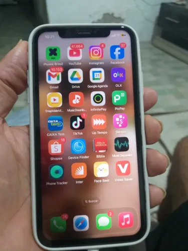 iPhone 11 antena precisa de manutenção