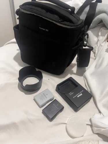 Vendo Nikon 3100 mais lente extra