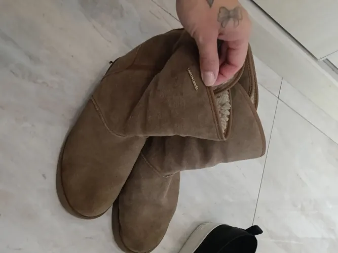 Bota peluciada Cravo e Canela 37/38