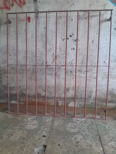 VENDO GRADE DE PROTEÇÃO PARA JANELA 150$