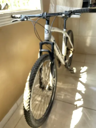 ? Bicicleta Aro 29 - 28 Marchas | Freio a Disco | Semi Nova