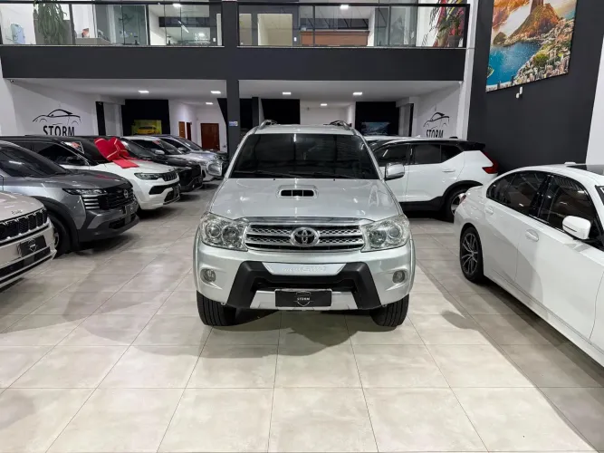 Toyota Hilux SW4 SRV D4-d 4X4 3.0 TDI Dies. AUT 2009