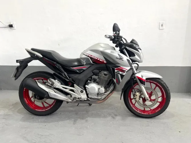 Honda cb twister 250