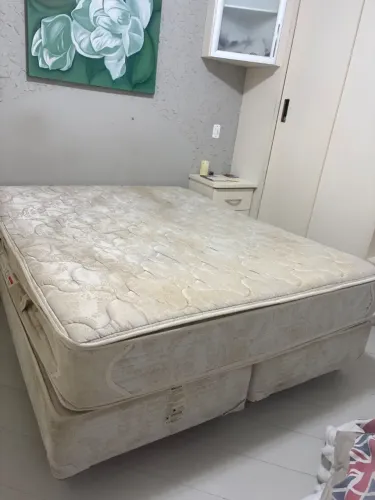 Cama e sofá para doação 