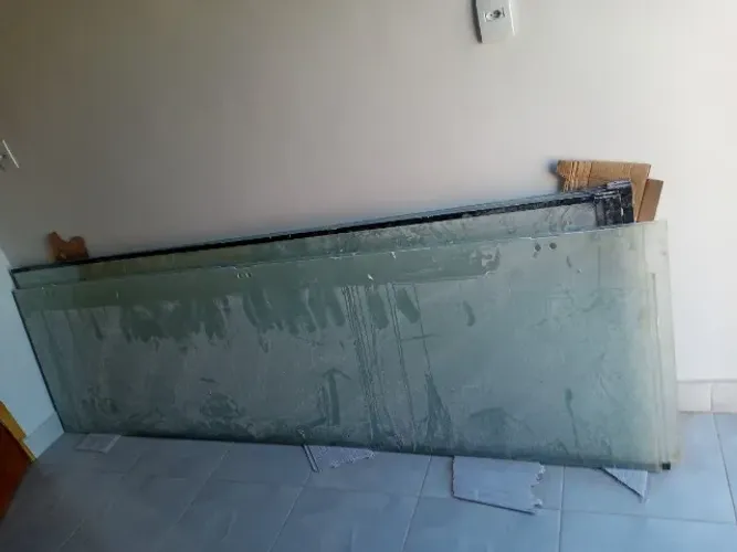Porta de blindex seis folhas jatiado
