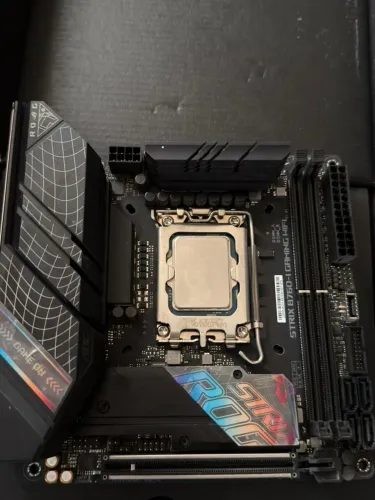 I7 14700k + b760 Rog Strix 