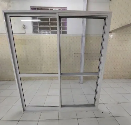 Porta Sacada alumínio 2 folhas - Vila Velha