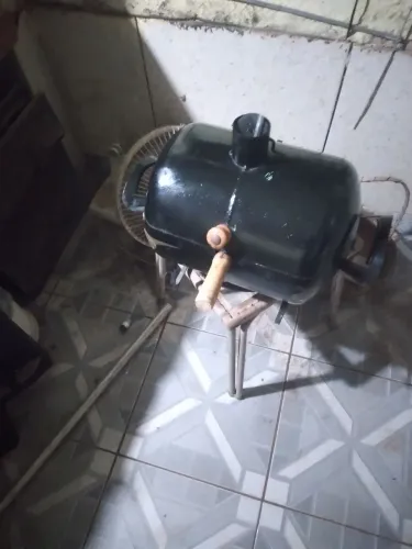 Vendo churrasqueira a bafo pequena