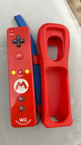 Controle Wii Remote Plus, Mario Edition, para Wii e Wii U, Original Nintendo (Usado)