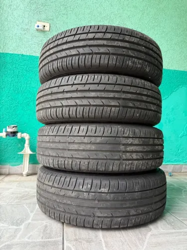 04 Pneus Dunlop Sp Sport FM800 185/65/15 Semi Novos