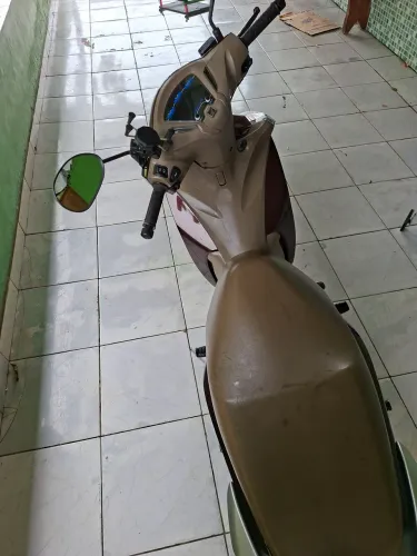 Moto em otimo estado