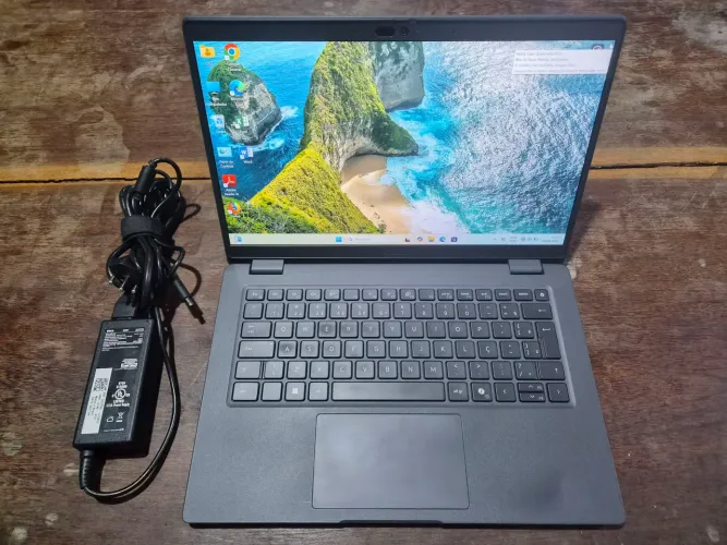 Notebook Dell / i7 13th / 8Gb de RAM / SSD 256gb / Tela de 14"