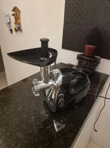 Moedor de Carne Elétrico Lenoxx Premium - Praticamente Novo e Potente!