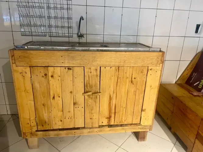 Pia com Gabinete de Pallet