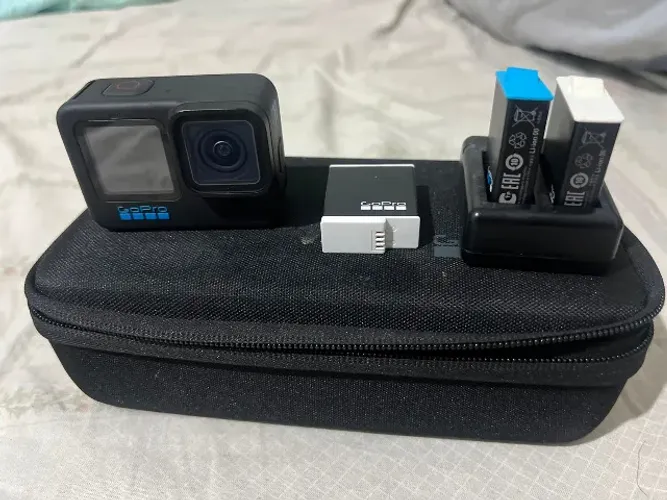 Go Pro Hero Black 11 + 4 baterias e carregador de baterias incluso
