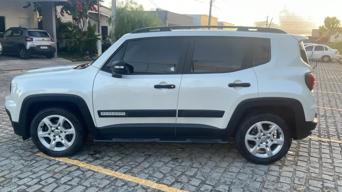 Jeep Renegade Sport T270 1.3 TB 4X2 Flex Aut. 2023