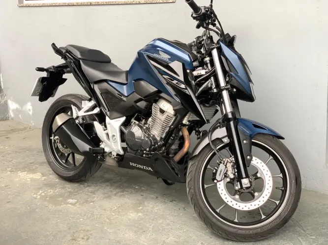 Honda CB 300f Twister Flex 2025