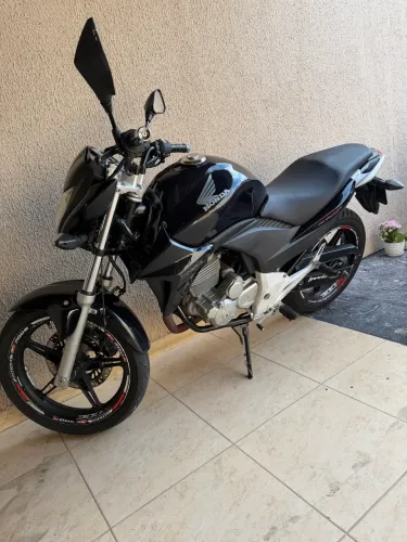 CB300r 2012 impecável com tudo em dias