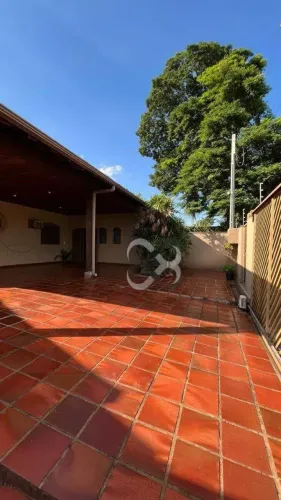 Casa com 3 dormitórios à venda, 300 m² por R$ 1.250.000,00 - Champagnat - Londrina/PR