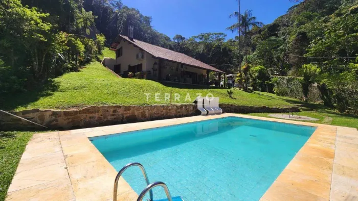 Casa à venda, 3 quartos, 2 suítes, 5 vagas, Carlos Guinle - Teresópolis/RJ