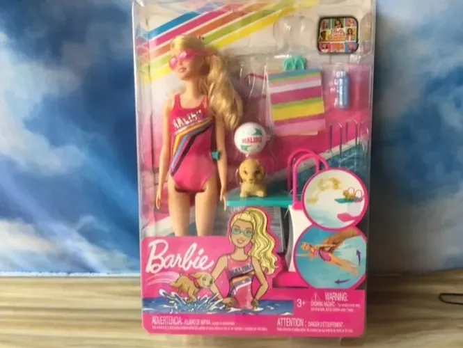 Barbie nadadora