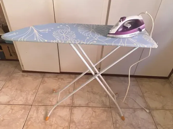 Ferro de passar Black+Decker + Tábua