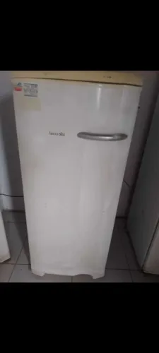 Freezer vertical em amontada