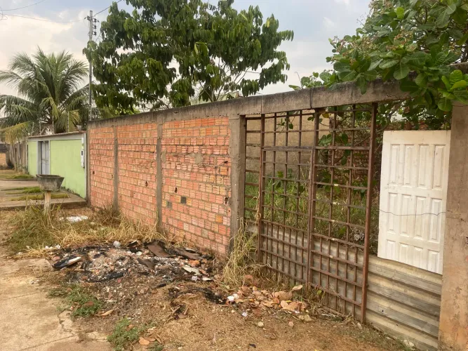 Vendo ou troco por carro - Terreno 25x12m área urbana