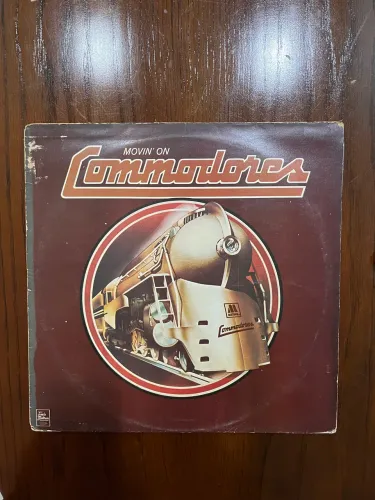 LP Commodores - Movin? On