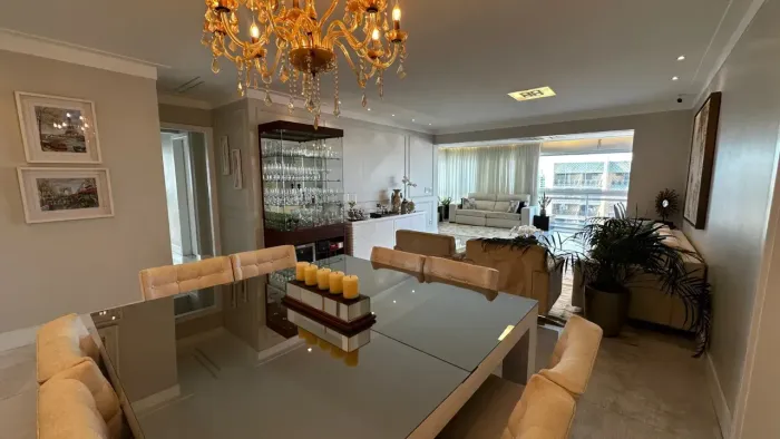 Torre Residence apto dispõe de 176m², 04 suítes, 03 vagas soltas, ventilado no bairro de s