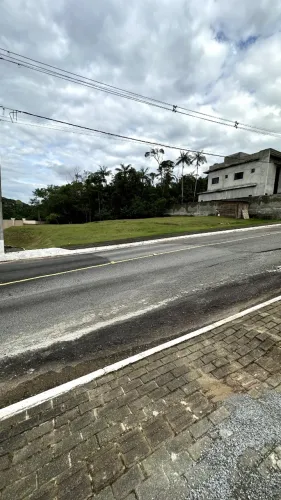 Terreno 300 m² em Condomínio - Fundos para Área Verde | Venda Direta - Itajaí