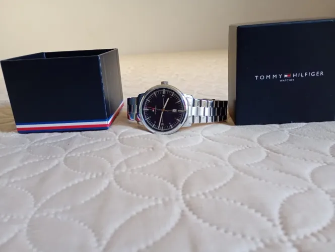 Relógio Tommy Hilfiger original e com nota fiscal.