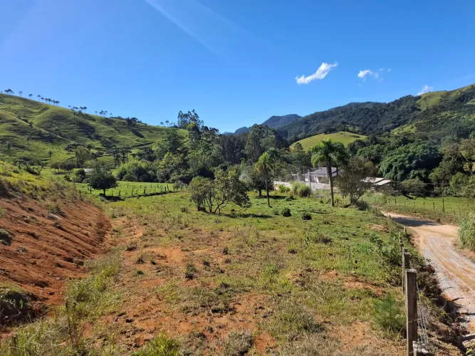 Vendo terrenos em São Bonifácio. (1087 a 1323m2)