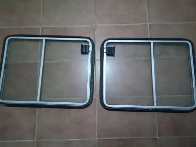 Kombi janelas 50 cada