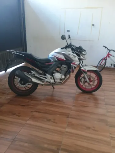 Moto cb 250