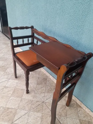 Mesa para telefone antiga
