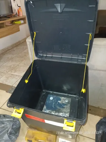 Caixa Baú moto 110l Icbras + suporte com regulagem para garupa várias motos. 