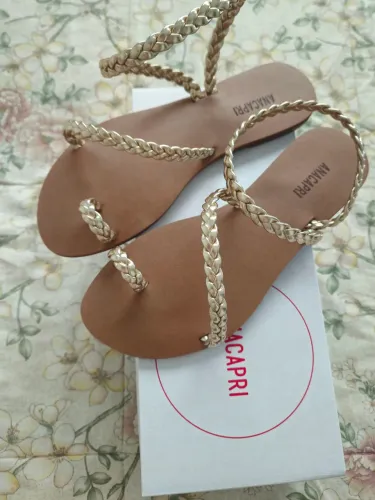 Sandalia rasteira Ana Capri Nova!