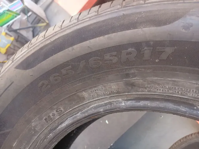 Pneus aro 17. 265/65