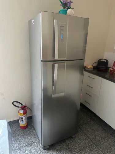 Geladeira inox frost free 381L 