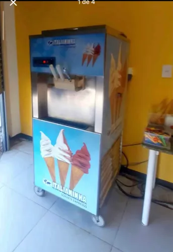 Máquina de sorvete italiano PRECISA TROCAR O GÁS 
