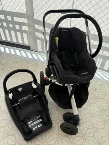 Carrinho Quinny Buzz + Bebê Conforto Maxi-Cosi com Base ISOFIX + Brinde